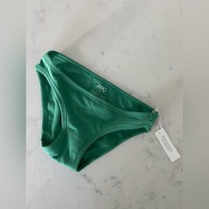NWT ARQ Lou Undies. Verdant, size small.